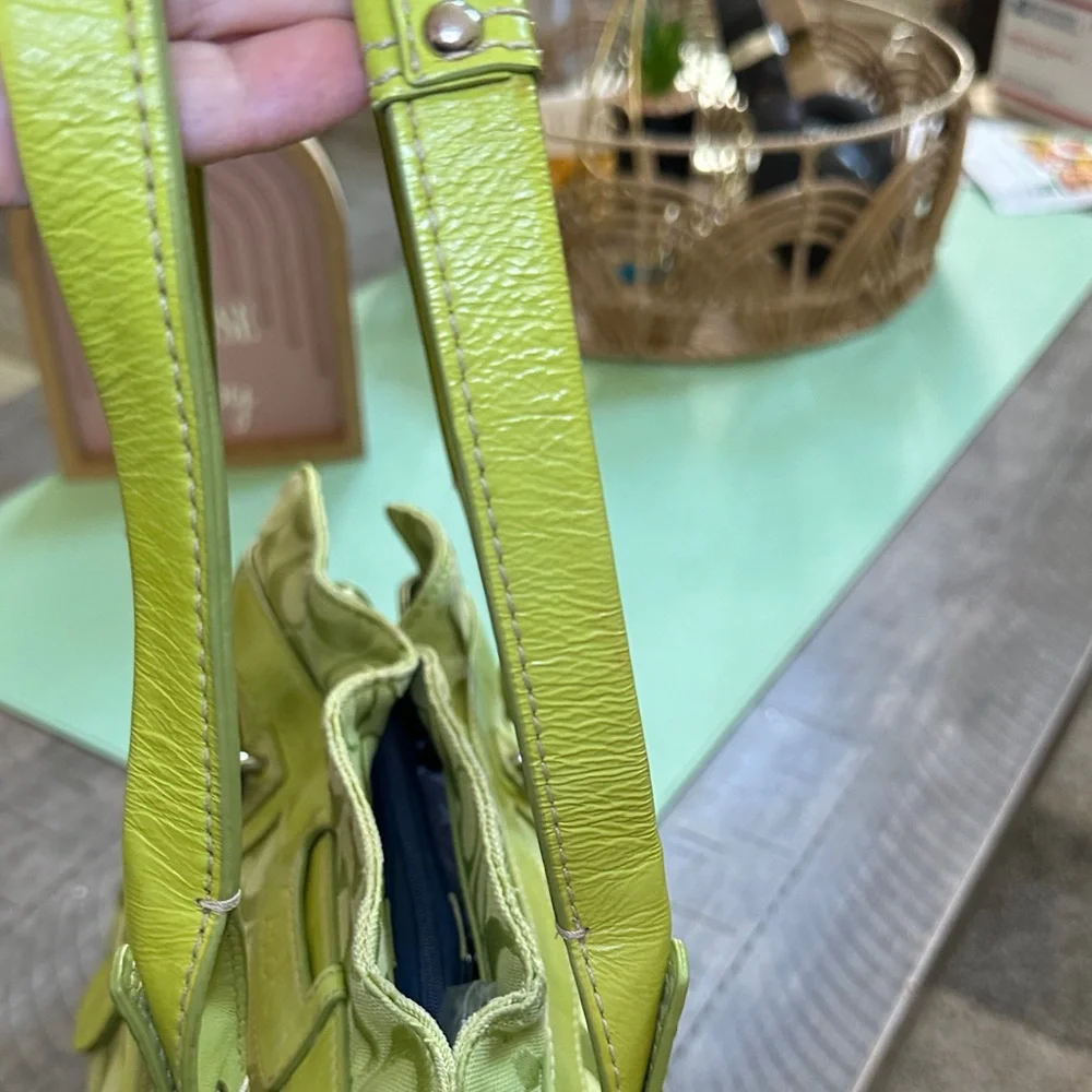 Coach Green Shoulder Bag - Picture 3 of 16